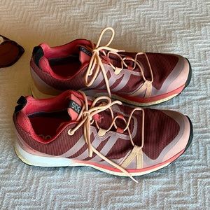 Adidas Terrex 305 Hiking/Trail Running Shoes